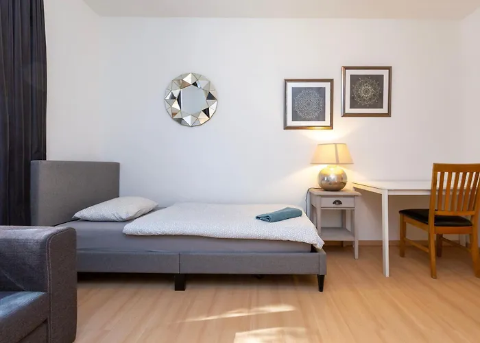 Kaya Zurich Apartment Ruby